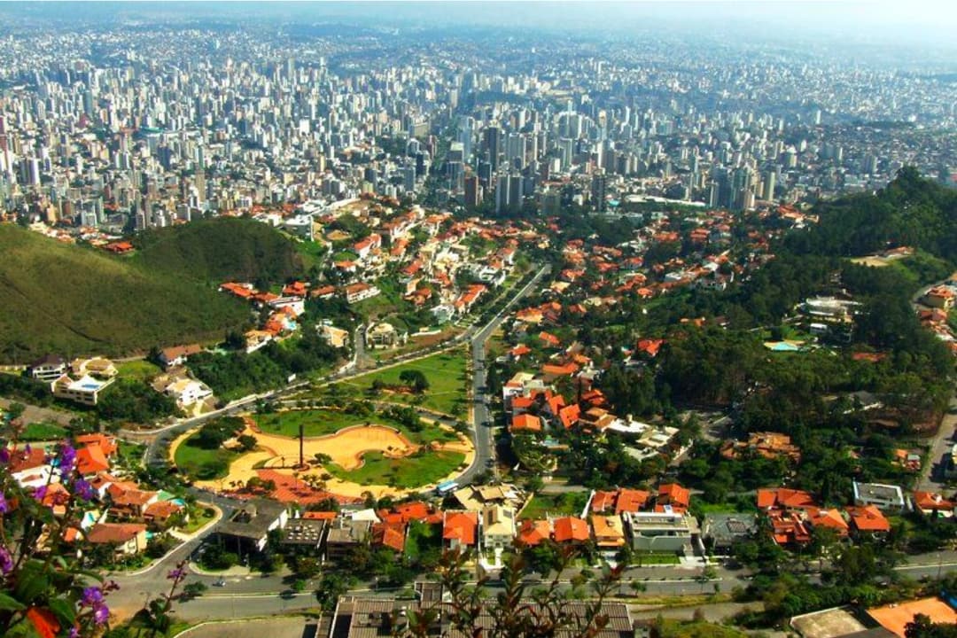Imagem de uma metrópole